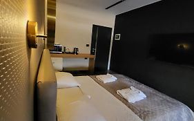 La Mirage Apartment 04