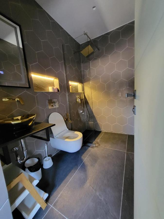 La Mirage Apartment 04 Tirana Extérieur photo